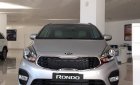 Kia Rondo GMT 2018 - Bán Kia Rondo 2018, trả trước 190 triệu, hỗ trợ vay đến 80% giá trị xe, liên hệ 0979.508.434 gặp Vinh