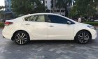 Kia Cerato    2016 - Bán ô tô Kia Cerato sản xuất 2016, màu trắng còn mới, giá chỉ 570 triệu