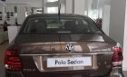 Volkswagen Polo   2015 - Cần bán Volkswagen Polo sedan, màu nâu