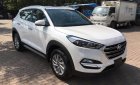 Hyundai Tucson 2018 - Hyundai Tucson xăng tiêu chuẩn trắng xe giao ngay, liên hệ để được giá khuyến mãi. LH: 0903175312