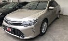 Toyota Camry 2018 - Cần bán xe Toyota Camry đời 2018, màu nâu vàng đi lướt 9.000km