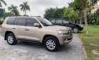 Toyota Land Cruiser VX4.6 2016 - Bán xe Toyota Land Cruiser VX4.6 2017, màu vàng, nhập khẩu