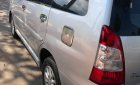 Toyota Innova 2.0E 2013 - Bán xe Toyota Innova 2.0E năm sản xuất 2013, màu bạc