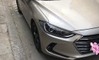 Hyundai Elantra 1.6MT 2017 - Bán xe Hyundai Elantra 2017 số sàn màu cát nhà sử dụng