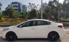 Kia Cerato 1.6AT 2017 - Bán xe Kia Cerato 1.6 AUTO sản xuất:2017,màu trắng,gia đình sử dụng kỹ mới 99%.