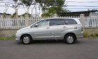 Toyota Innova G 2011 - Cần bán gấp Toyota Innova G 2011, màu bạc xe gia đình, giá tốt