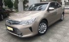 Toyota Camry AT 2016 - Bán xe Toyota Camry 2.0,đời 2016, số tự động, màu vàng cát, full option