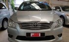 Toyota Innova 2.0E 2013 - Bán xe Toyota Innova 2.0E đời 2013, màu bạc, giá thương lượng với khách hàng có thiện chí mua xe chính hãng