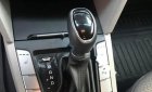 Hyundai Elantra 2017 - Gia đình bán xe Hyundai Elantra sản xuất năm 2017, màu đen