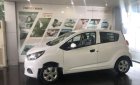 Chevrolet Spark 2018 - Bán Chevrolet Spark sản xuất 2018, màu trắng