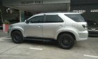 Toyota Fortuner 2016 - Bán Toyota Fortuner đời 2016, màu bạc số sàn, 945 triệu