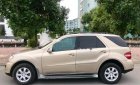 Mercedes-Benz ML Class ML350 2005 - Cần bán lại xe Mercedes ML350 đời 2005, màu vàng, nhập khẩu nguyên chiếc