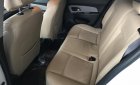 Chevrolet Cruze 1.6MT 2016 - Bán Chevrolet Cruze LT 1.6MT màu trắng, số sàn, sản xuất 2016, biển Sài Gòn, đi 32000km