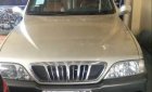 Ssangyong Musso MT 2004 - Cần bán Ssangyong Musso MT sản xuất 2004, màu bạc, 2 cầu, máy dầu