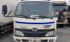 Hino 300 Series 2017 - Bán thanh lý Hino 300 1.8 tấn đời 2017, màu trắng xe nhập, giá 400tr