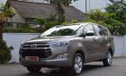 Toyota Innova   2.0V    2018 - Cần bán xe Toyota Innova 2.0V 2018, màu xám, 900tr