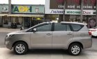 Toyota Innova  MT 2017 - Cần bán lại xe Toyota Innova MT đời 2017, 710tr