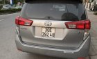 Toyota Innova 2.0E 2016 - Bán Toyota Innova 2.0E sản xuất 2016, màu bạc số sàn giá cạnh tranh