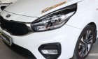 Kia Rondo 2.0MT 2018 - Cần bán Kia Rondo 2.0MT năm sản xuất 2018, màu trắng