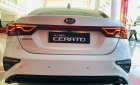 Kia Cerato 1.6 Deluxe 2019 - Bán Kia 1.6 Deluxe 2019, trả trước 200 triệu đem xe về nhà