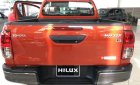 Toyota Hilux 2.4E  2018 - Bán xe Toyota Hilux 2.4E năm sản xuất 2018, màu đỏ, nhập khẩu