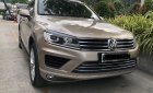 Volkswagen Touareg 2016 - Bán Volkswagen Touareg 2016, xe đăng ký mới 2018-xe còn bảo hành 1 năm