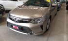 Toyota Camry 2016 - Bán Camry số tự động 2.0 E, đời 2016, xe như mới, giá giảm tốt