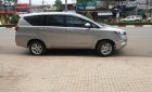 Toyota Innova 2.0E 2018 - Bán Toyota Innova E số sàn 2018, màu bạc, bánh sơ cua chưa chạm đất