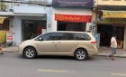 Toyota Sienna 2.7 2010 - Cần bán Toyota Sienna 2.7 đời 2010, màu vàng, nhập khẩu xe gia đình giá cạnh tranh