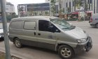 Hyundai Starex Van 2.5 MT 2002 - Cần bán Hyundai Starex Van 2.5 MT năm 2002, màu bạc, xe chạy dầu