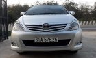 Toyota Innova G 2012 - Cần bán Toyota Innova G sản xuất 2012, màu bạc, xe gia đình, giá 495tr