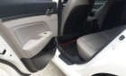 Hyundai Elantra   2.0 AT 2017 - Cần bán gấp Hyundai Elantra 2.0 AT đời 2017, màu trắng  