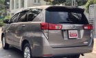 Toyota Innova 2.0G 2017 - Cần bán gấp Toyota Innova 2.0G đời 2017, màu xám số tự động, giá 785tr