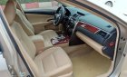 Toyota Camry 2.0 E 2014 - Bán gấp Toyota Camry 2.0 E đời 2014