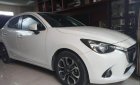 Mazda 2 2017 - Cần bán gấp Mazda 2 đời 2017, màu trắng xe gia đình