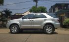 Toyota Fortuner    2010 - Gia đình bán xe Toyota Fortuner đời 2010, màu bạc