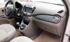 Hyundai i10 MT 1.2 2014 - Cần bán gấp Hyundai i10 MT 1.2 năm 2014, màu bạc, nhập khẩu, còn rất mới và đẹp nguyên bản