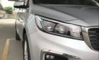 Kia Sedona  Platinum D   2019 - Cần bán xe Kia Sedona Platinum D đời 2019, màu bạc