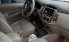 Toyota Innova 2.0E 2015 - Cần bán xe Toyota Innova 2.0E sản xuất năm 2015, màu vàng