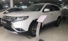 Mitsubishi Outlander 2.0 CVT Premium 2019 - Cần bán xe Mitsubishi Outlander 2.0 CVT Premium sản xuất 2019, màu trắng