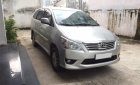 Toyota Innova E 2013 - Bán xe Toyota Innova 2013 số sàn, màu bạc form mới