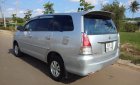 Toyota Innova J 2011 - Bán Toyota Innova J sản xuất 2011, màu bạc, giá chỉ 310 triệu