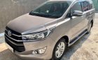 Toyota Innova 2.0G AT 2016 - Bán Toyota Innova 2.0G AT đời 2016, màu vàng, xe gia đình, 790tr