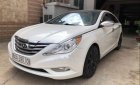 Hyundai Sonata 2011 - Cần bán gấp Hyundai Sonata sản xuất 2011, màu trắng chính chủ