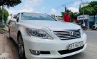 Lexus LS 2010 - Bán xe Lexus LS460L sản xuất 2010 màu trắng, 5 ghế có matxa, rada, nâng hạ gầm