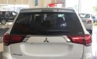 Mitsubishi Outlander 2.0 CVT Premium 2019 - Cần bán Mitsubishi Outlander 2.0 CVT Premium năm sản xuất 2019, màu trắng