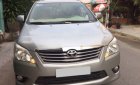 Toyota Innova 2012 - Gia đình cần bán xe Innova đời 2012, ĐK 2013, số sàn màu bạc