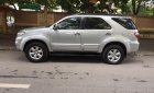 Toyota Fortuner 2009 - Gia đình cần bán Fortuner 2009, số sàn, máy dầu, màu bạc