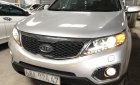 Kia Sorento 2.4MT 2012 - Bán Kia Sorento 2.4MT màu bạc, số sàn, 7 chỗ, máy xăng, sản xuất 2012, full options