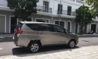Toyota Innova 2017 - Bán Toyota Innova năm sản xuất 2017, màu xám xe gia đình